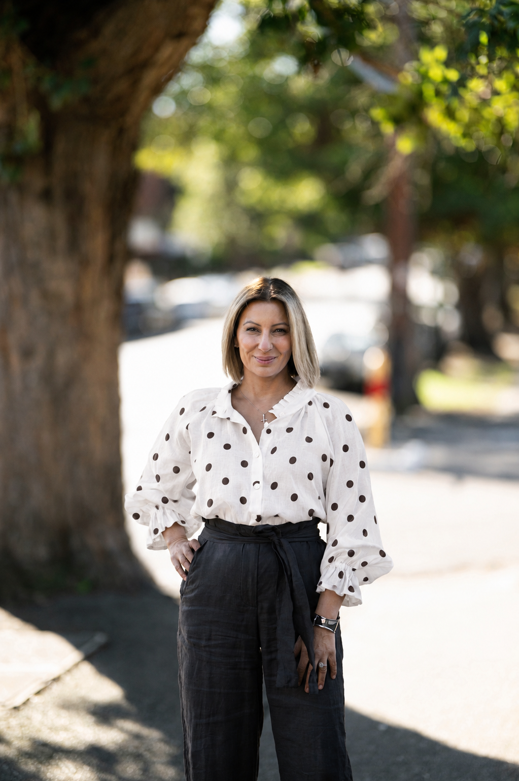 Daisy Linen Top - White with Espresso Dot