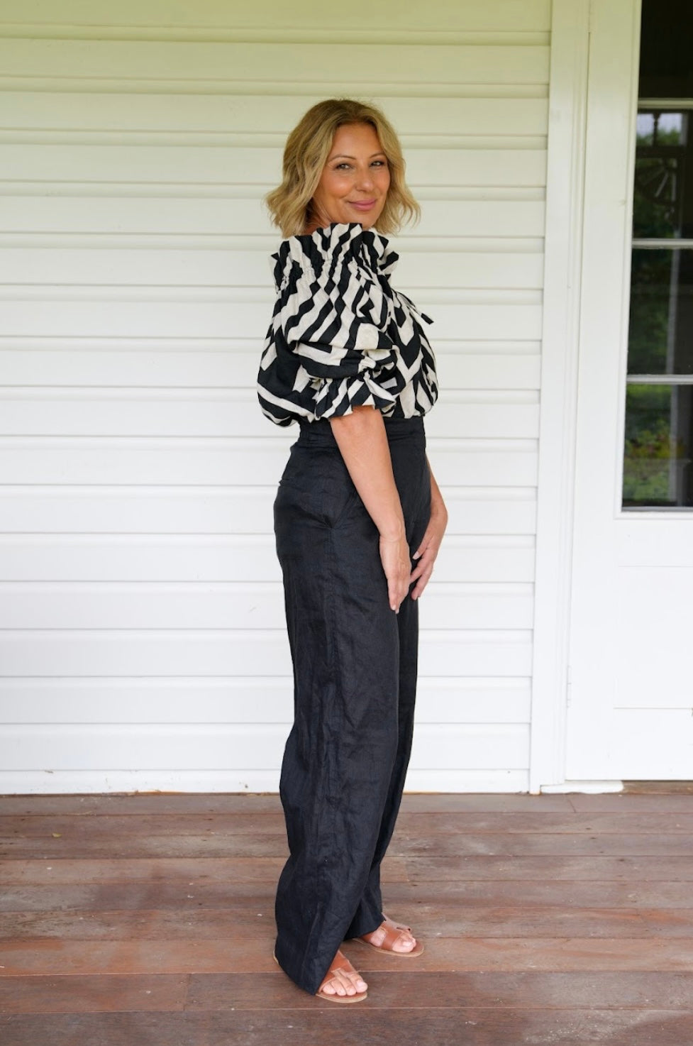 Bella Ruffle Top - Black/Ecru Print