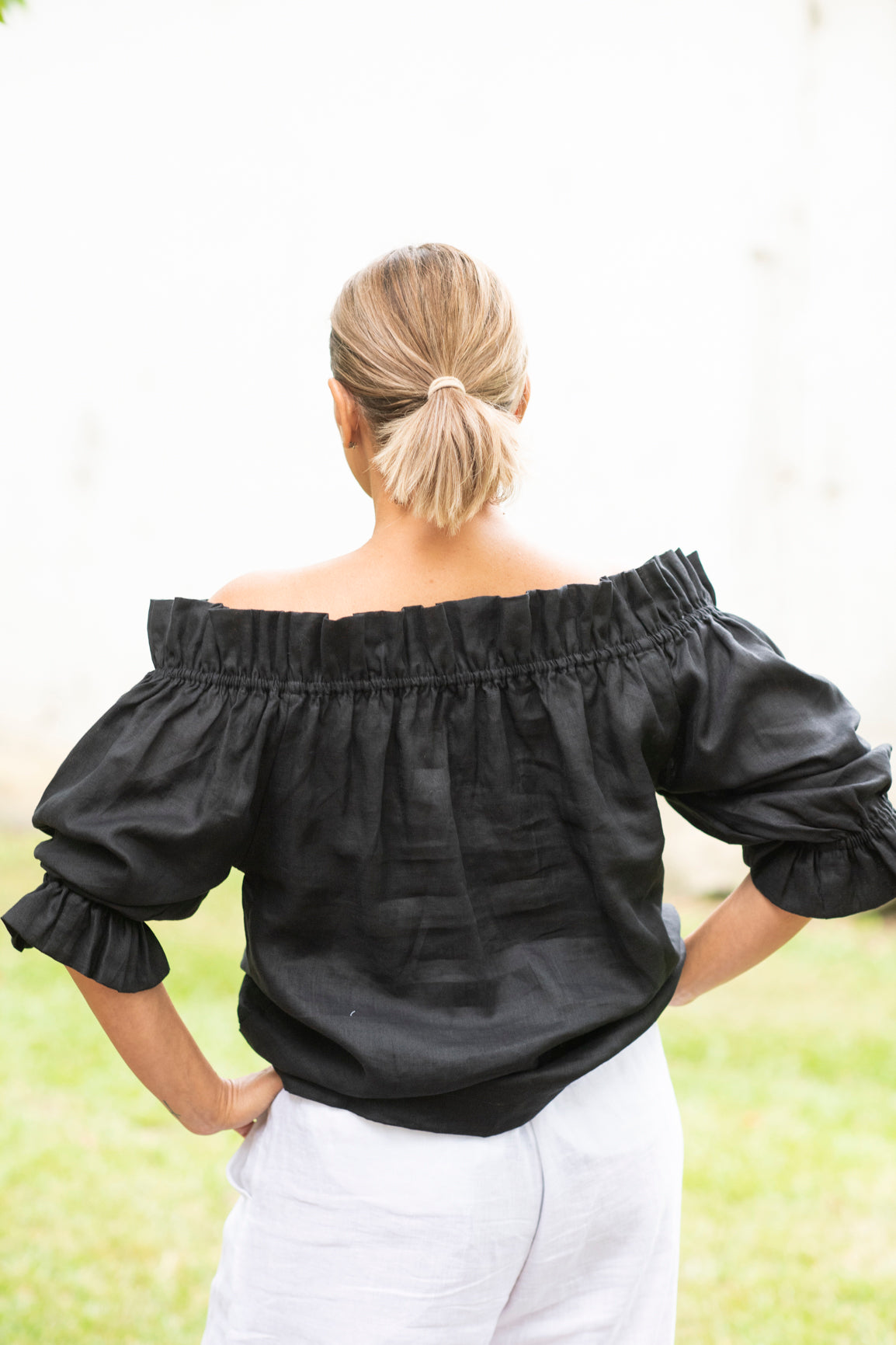 Bella Linen Ruffle Top - Black