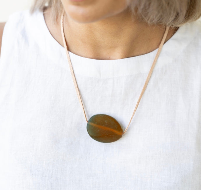 Pebbles Resin and Leather Necklace - Clear Tan