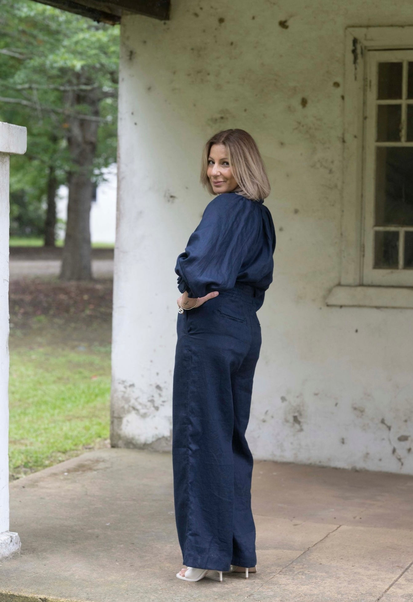 Daisy Linen Top - Navy