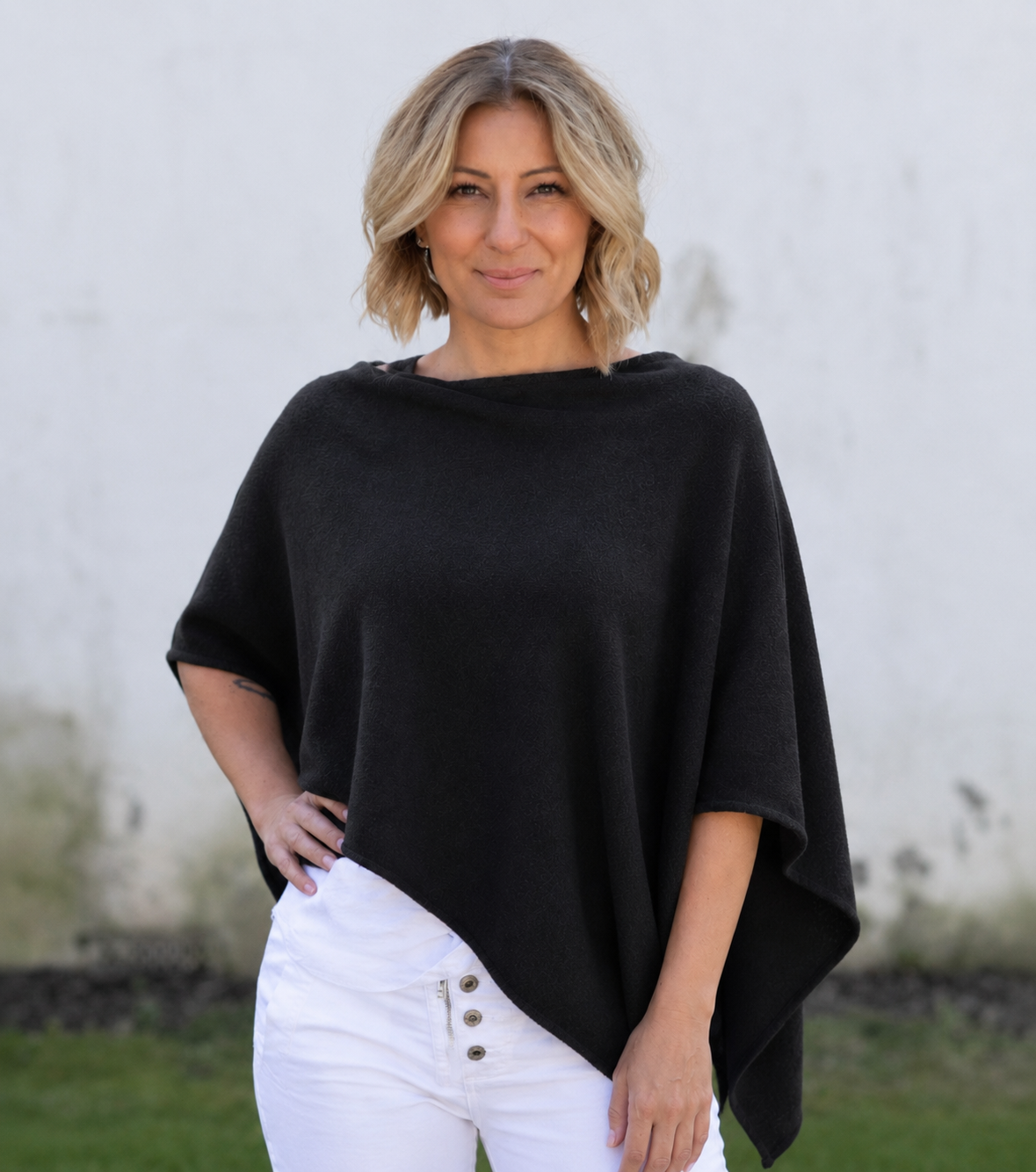 Cashmere Poncho - Black
