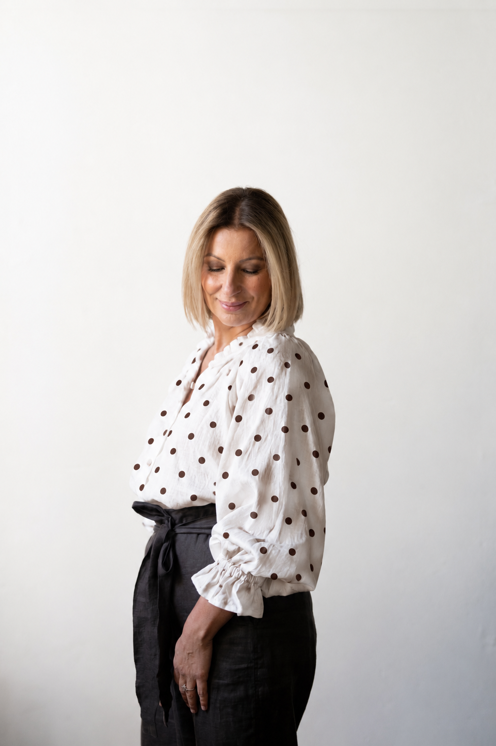 Daisy Linen Top - White with Espresso Dot