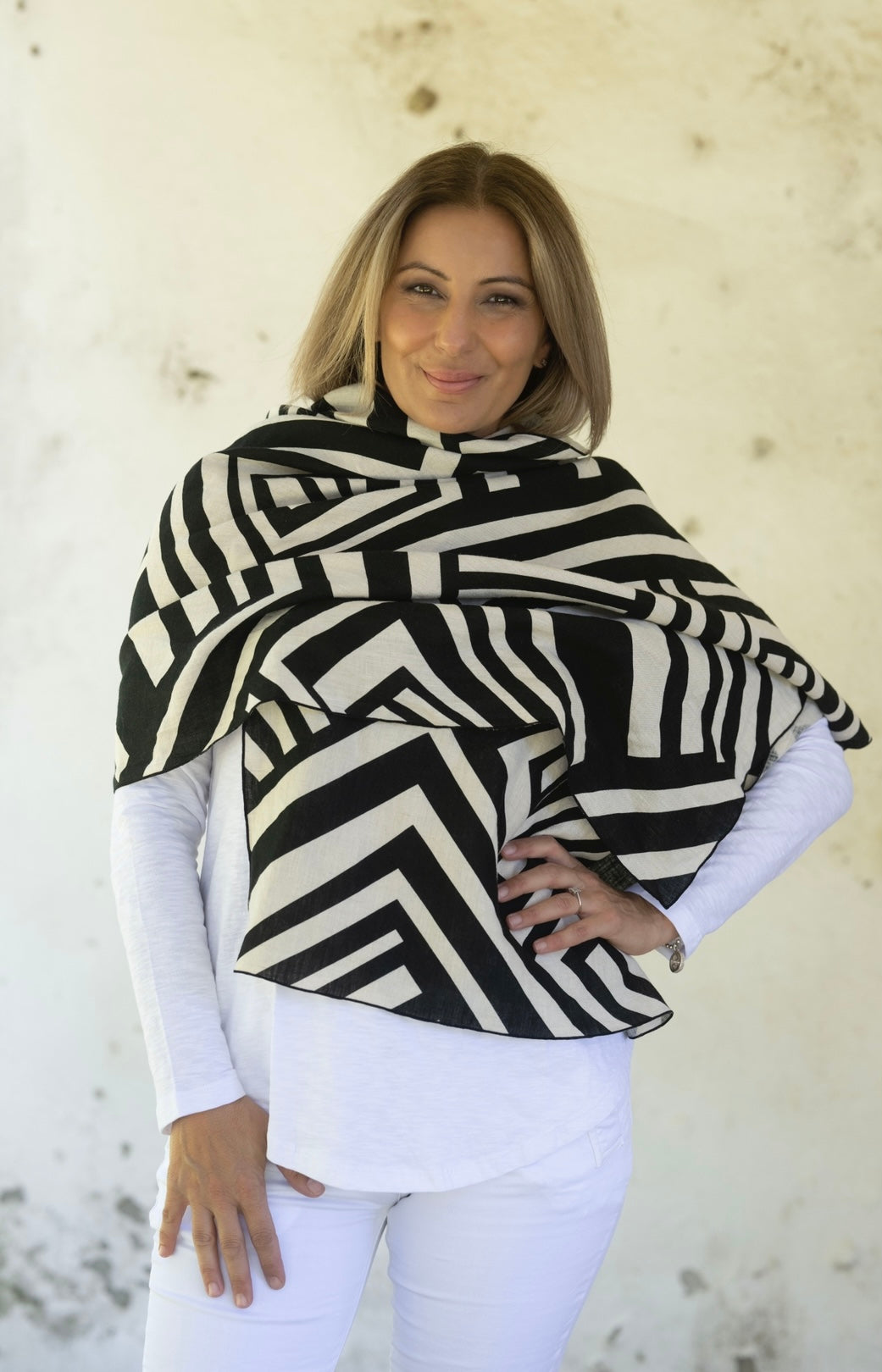 Ava Linen Scarf - Ecru/Black Print