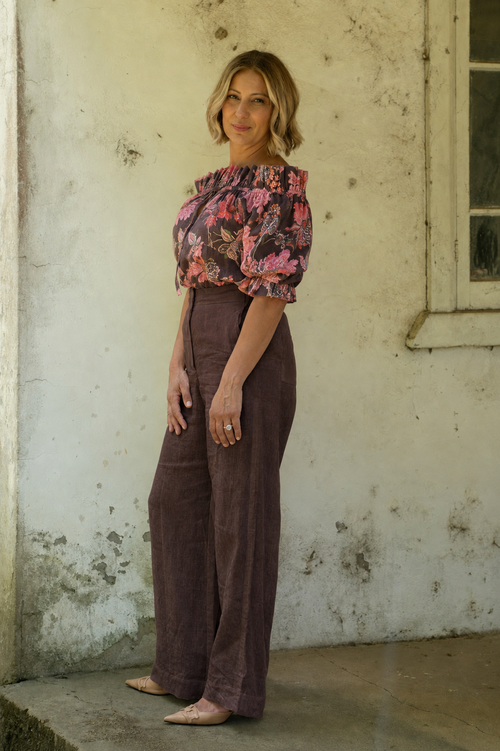 Bella Linen Ruffle Top - Espresso Floral Print