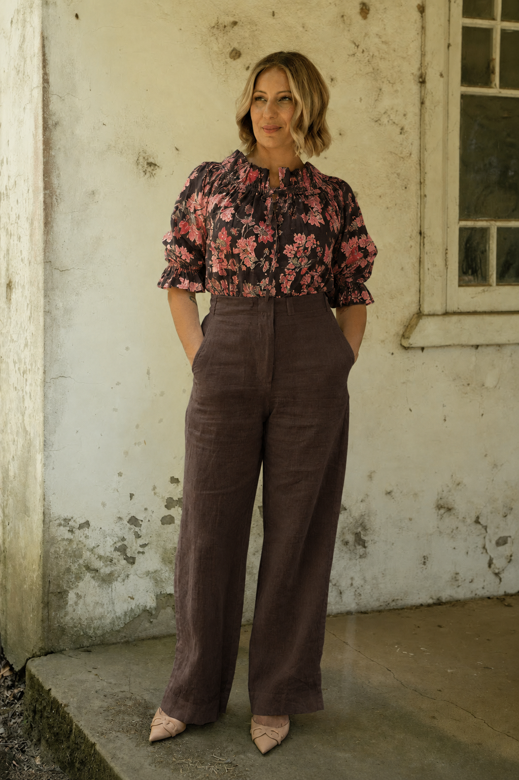 Bella Linen Ruffle Top - Espresso Floral Print