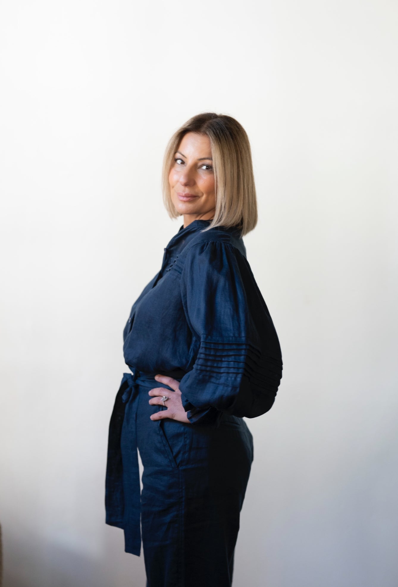 Annie Pintuck Linen Shirt - French Navy