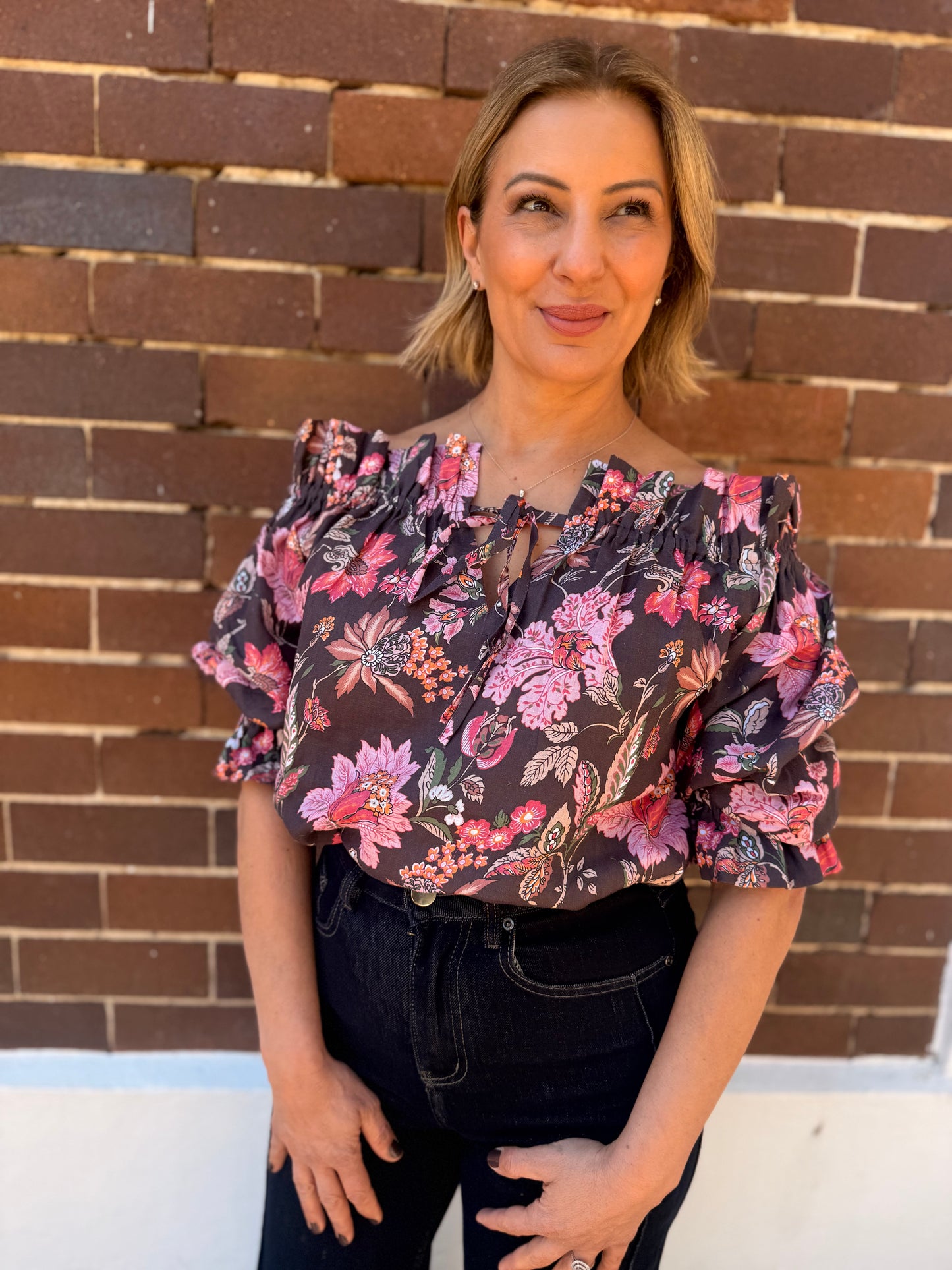 Bella Linen Ruffle Top - Espresso Floral Print