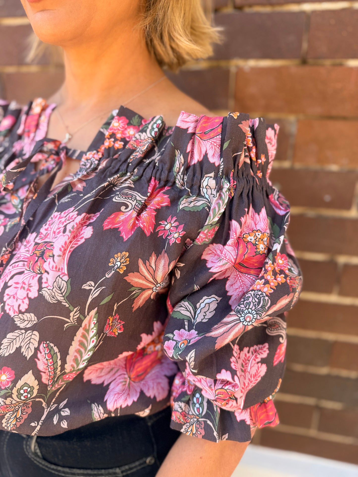 Bella Linen Ruffle Top - Espresso Floral Print