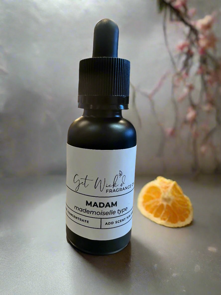 Madam - Mademoiselle Type Candle Sand Scent